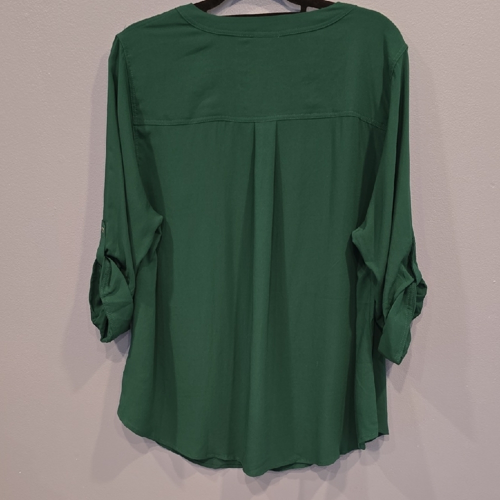 NWT Torrid Harper Women's Green Blouse 3/4 Roll Tab Sleeves - Picture 6 of 8